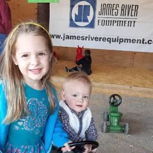 Meet your Posher, Stephanie